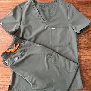 Moss Set – Catarina Top (S) & Kade Cargo Pants (S)